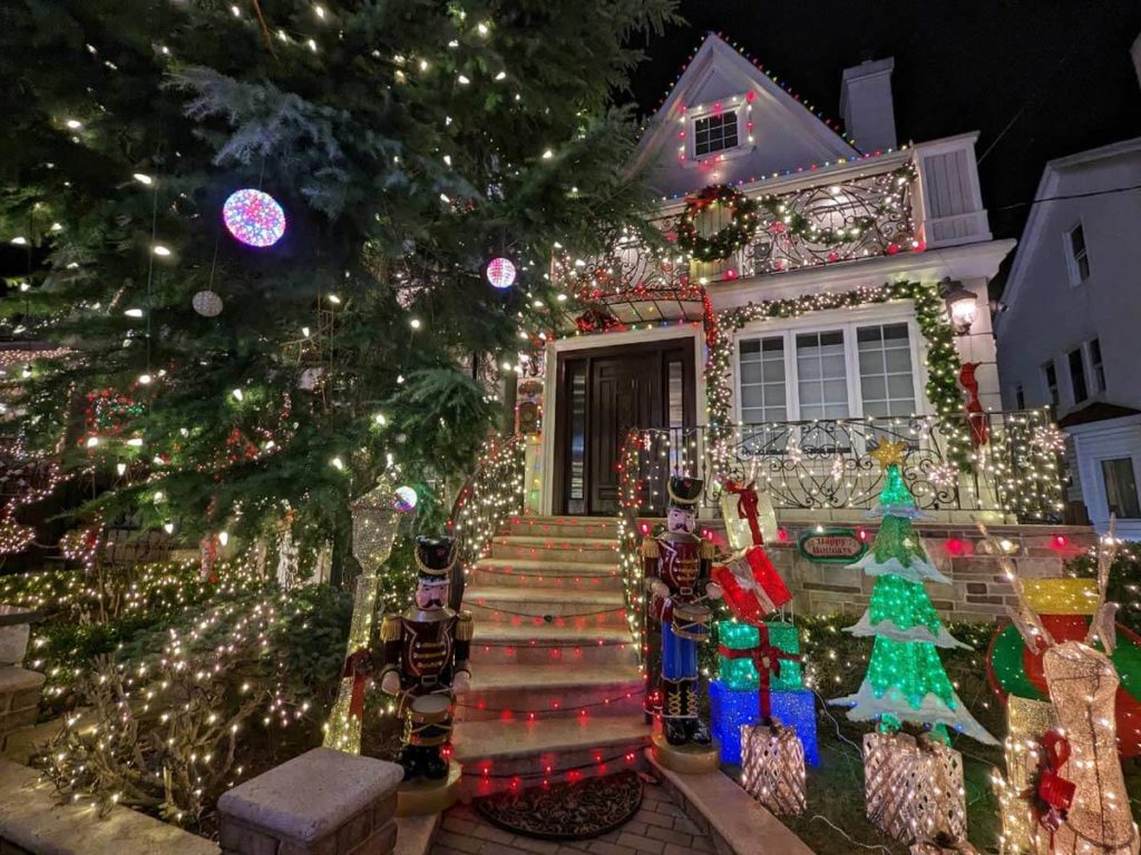 Things to Do in New York in November: The Dyker Heights Christmas Lights